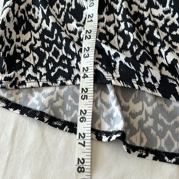 New Directions Black and White Button Up Blouse with Front Tie Sz 2X - Picture 10 of 12